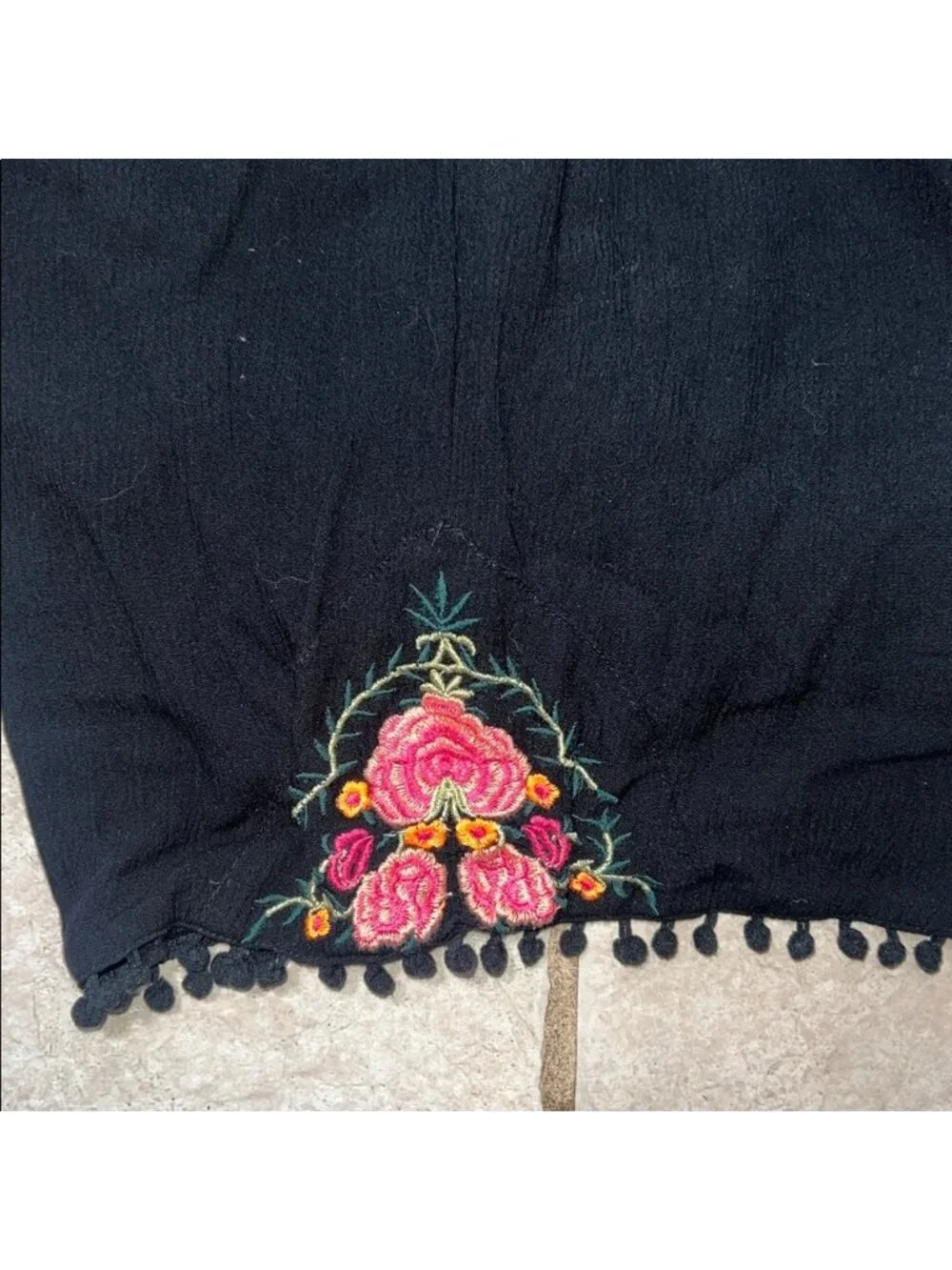 Blue Rain Black Shorts with Floral Embroidery Size M